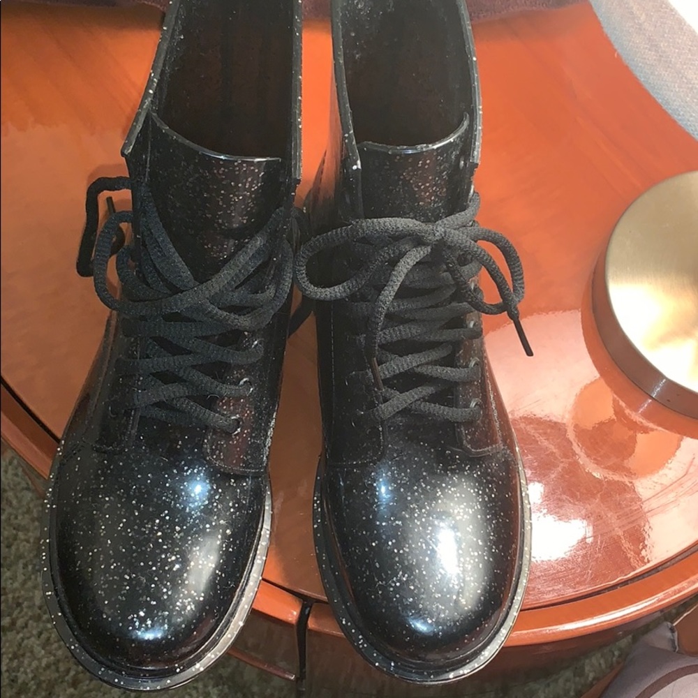 Black sparkle rain boot